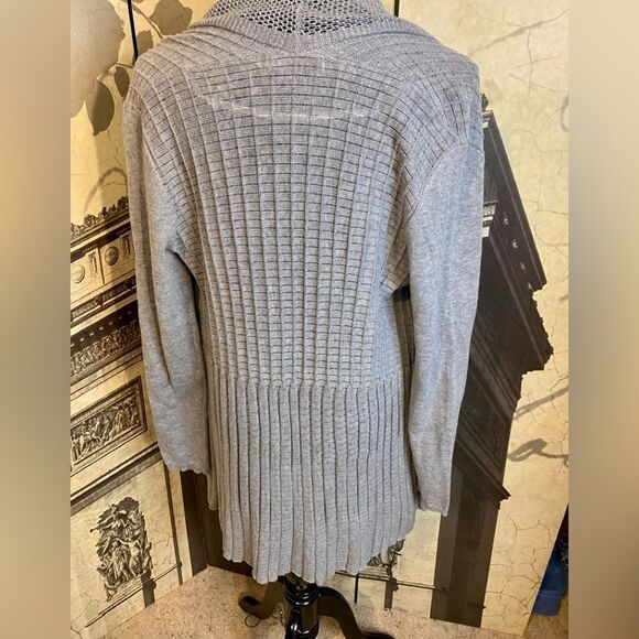 Beautiful cardigan by Belldini in size medium - Picture 2 of 2